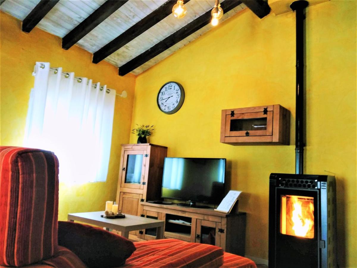 Casa Rural Madera Y Sal Салинас-де-Аньяна Экстерьер фото